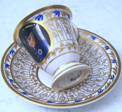 PORCELAIN KPM BERLIN CUP WITH SAUCER TASSE MIT UNTERTASSE BIEDERMEIER VINTAGE MADE CIRCA 1840